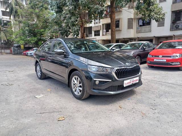 https://images10.gaadi.com/usedcar_image/4392834/original/processed_6927ac4357346fac3d68e48001a8ab5d.jpeg?imwidth=6400