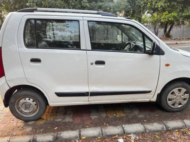 https://images10.gaadi.com/usedcar_image/4392846/original/bf80a6426fbcc5f8205dc4d4180ba6a3.jpeg?imwidth=6401