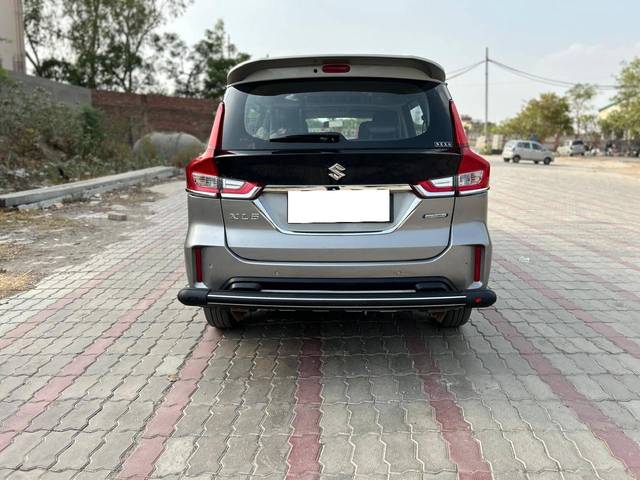 https://images10.gaadi.com/usedcar_image/4392852/original/processed_19f177290b7ec285bb80fadc1f50f801.jpg?imwidth=6402