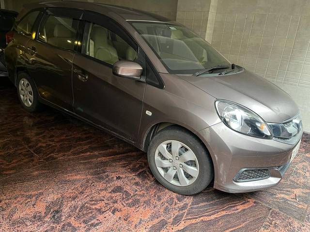 https://images10.gaadi.com/usedcar_image/4392948/original/04ce13ecbb70bbb3108607dffb5bd000.jpg?imwidth=6400