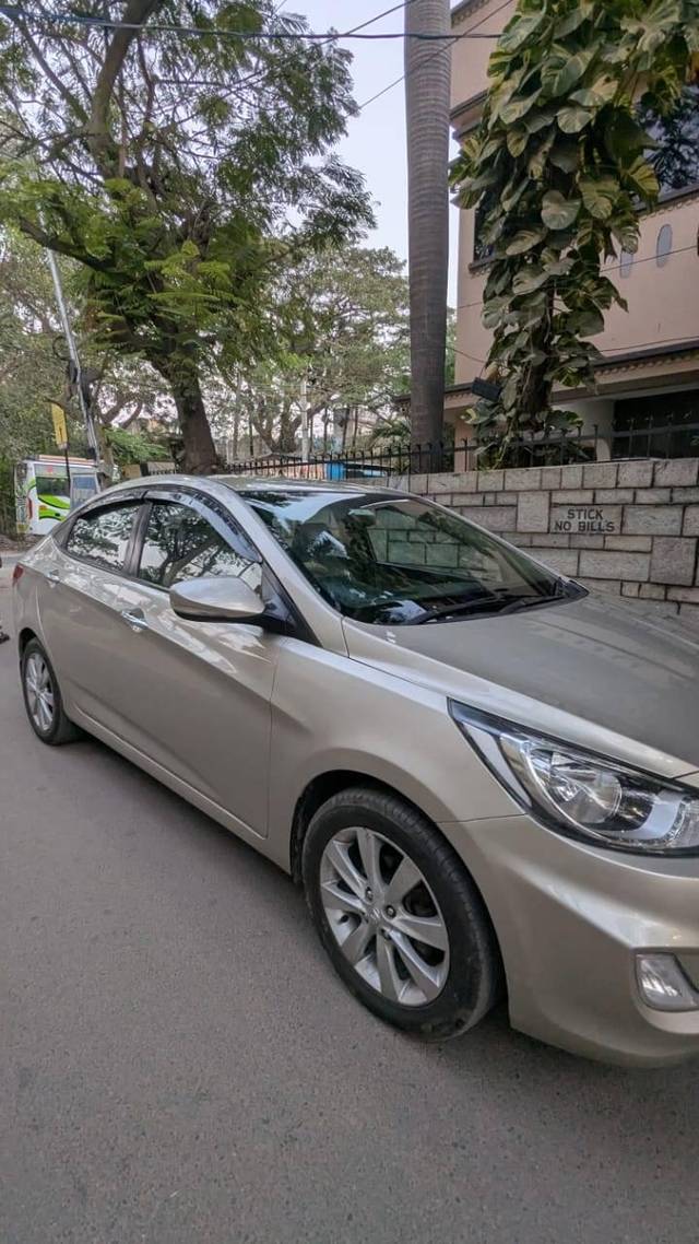 https://images10.gaadi.com/usedcar_image/4392990/original/processed_4d17ae8f03f9314492bbfa2bf25dea7b.jpg?imwidth=6400