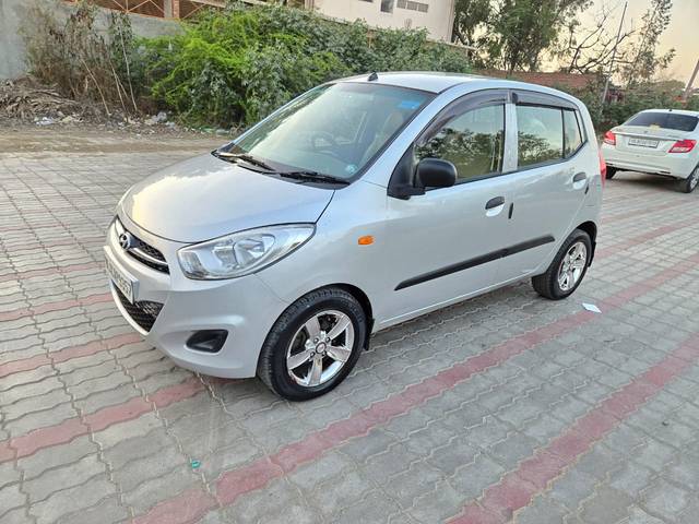 https://images10.gaadi.com/usedcar_image/4393001/original/c1ac9acb06db04d486c0c1791dfd6822.jpg?imwidth=6402