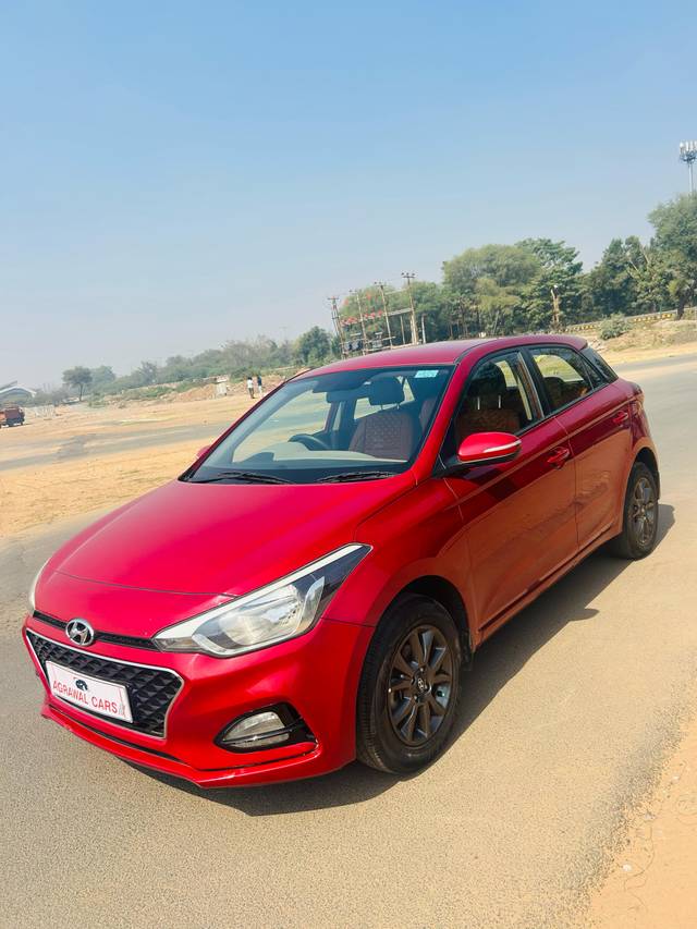 https://images10.gaadi.com/usedcar_image/4393008/original/a281f329c0c2b2437467413b1fa93009.jpeg?imwidth=6400