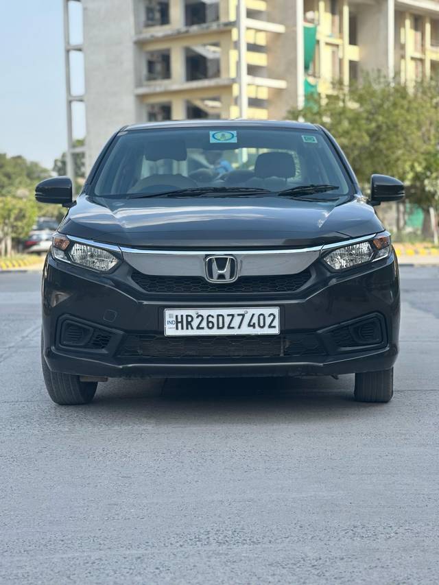 https://images10.gaadi.com/usedcar_image/4393012/original/53fa19179c32a4f53c10ee30c3712b3c.jpg?imwidth=6400