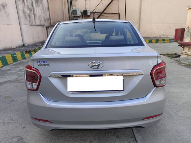 https://images10.gaadi.com/usedcar_image/4393033/original/processed_56448aed238b2eece8fd143ec2821864.jpg?imwidth=6402