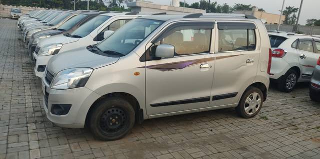 https://images10.gaadi.com/usedcar_image/4393065/original/55f177e96d324a72c9f354e2b9614038.jpg?imwidth=6400