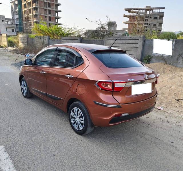 https://images10.gaadi.com/usedcar_image/4393095/original/processed_2953506893e4ae45c637229df68b6384.jpg?imwidth=6402