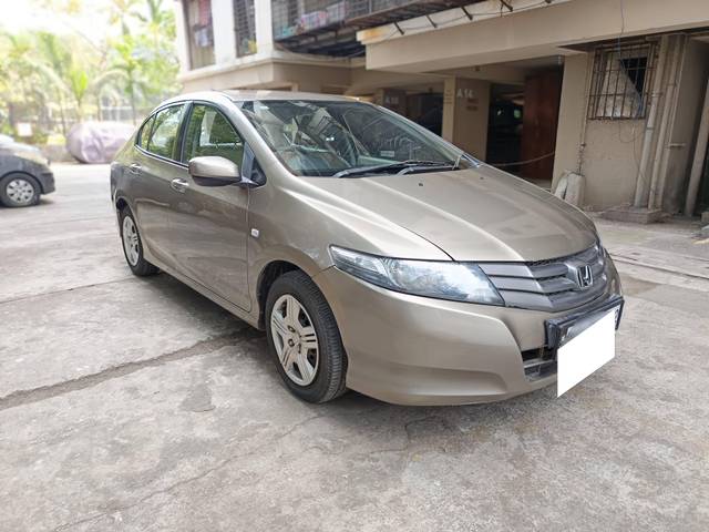 https://images10.gaadi.com/usedcar_image/4393096/original/processed_6f873e943d7c670e5ec5417c06de2da4.jpg?imwidth=6400