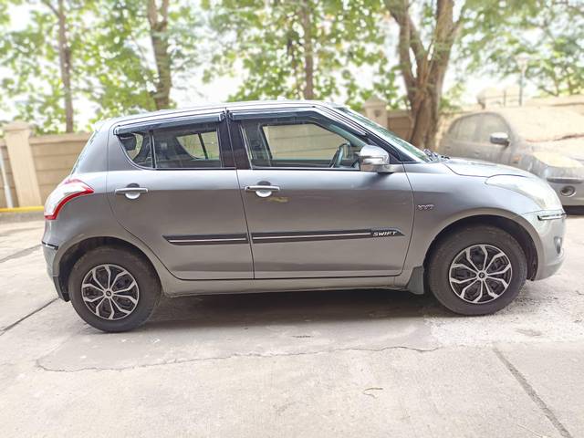 https://images10.gaadi.com/usedcar_image/4393106/original/processed_0229fb5d7b7915ec332da6a40d27a304.jpg?imwidth=6401