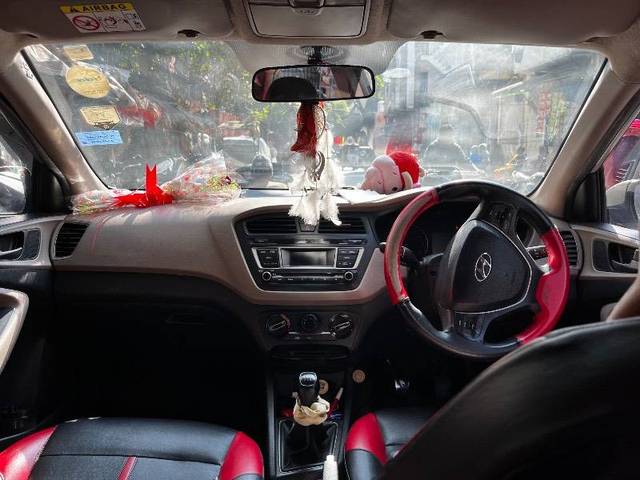 https://images10.gaadi.com/usedcar_image/4393108/original/00d5c29401cd76e18013c816c6ff3974.jpeg?imwidth=6400