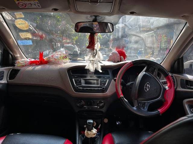 https://images10.gaadi.com/usedcar_image/4393108/original/2bdee706f83ae4b03ba287641ce2ac34.jpeg?imwidth=6401