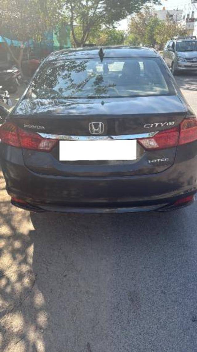 https://images10.gaadi.com/usedcar_image/4393157/original/699468a1ba9ea5eec1c1e22a886dd3da.jpeg?imwidth=6401