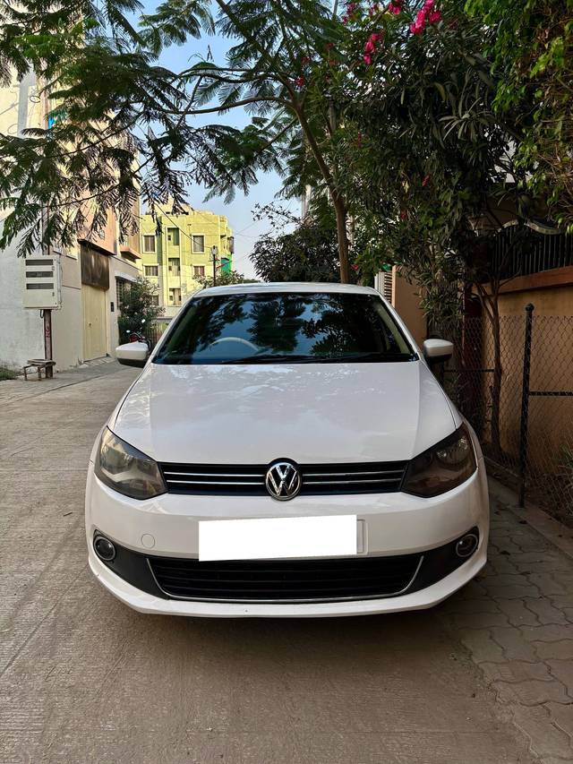 https://images10.gaadi.com/usedcar_image/4393286/original/processed_4987049a37f462317255d3434580f513.jpg?imwidth=6402