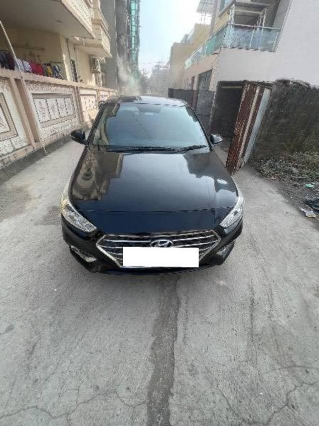 https://images10.gaadi.com/usedcar_image/4393330/original/processed_f24e52ef-2428-4664-95fa-98ec38079fe4.jpeg?imwidth=6400