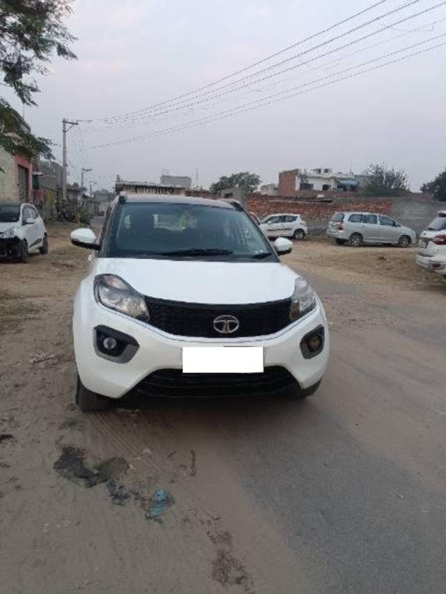 https://images10.gaadi.com/usedcar_image/4393368/original/processed_caf01f6f-8047-4cdc-8950-045a4d6463fe.jpg?imwidth=6401