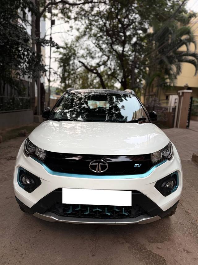 https://images10.gaadi.com/usedcar_image/4393392/original/processed_811d4b51e48113ef4e0d4ee6b4926ce0.jpg?imwidth=6402