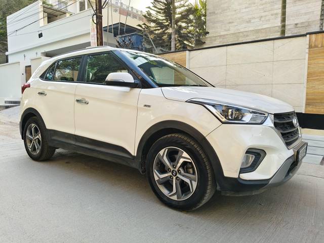 https://images10.gaadi.com/usedcar_image/4393448/original/processed_02115bb941e0c92384b9b6d58d99d180.jpg?imwidth=6400