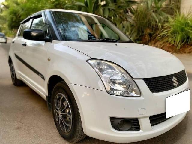 https://images10.gaadi.com/usedcar_image/4393454/original/processed_692ada9c-e546-462b-96be-2f1fb8b3fe66.jpeg?imwidth=6401