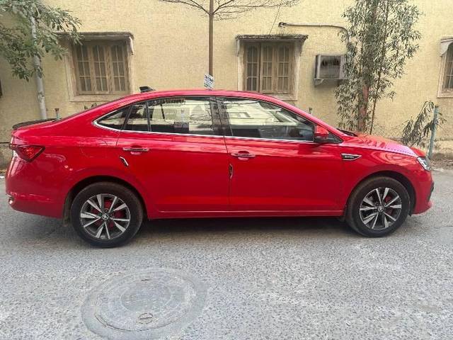 https://images10.gaadi.com/usedcar_image/4393511/original/processed_38180041-bbec-4313-98c9-3ed729344a31.jpeg?imwidth=6401