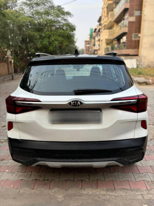 https://images10.gaadi.com/usedcar_image/4393555/original/processed_724132d1f7ad71ef94682d86e1f804e3.png?imwidth=6402