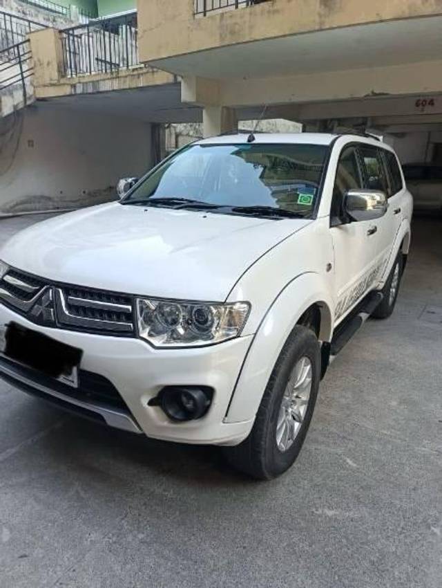 https://images10.gaadi.com/usedcar_image/4393633/original/processed_0a5130b8-fd86-4d5a-a3e5-245b9503d31b.jpg?imwidth=6400