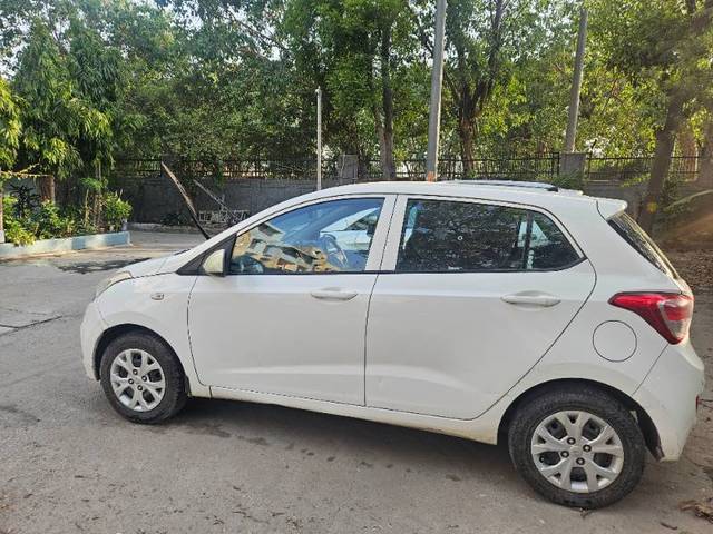 https://images10.gaadi.com/usedcar_image/4393677/original/845bb4dd624eb703930f81e02bc19ff3.jpg?imwidth=6402