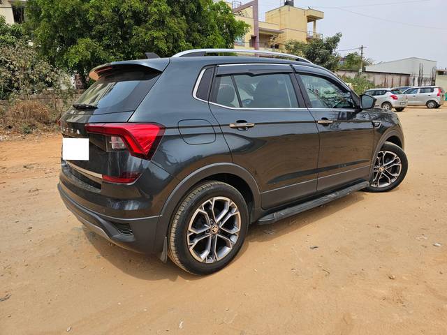 https://images10.gaadi.com/usedcar_image/4393760/original/processed_71a1078b72f52b13b8e13844ca4b6331.jpg?imwidth=6402