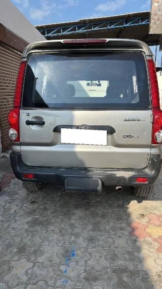 https://images10.gaadi.com/usedcar_image/4393768/original/processed_43ef01d3-cd0e-4d3a-a3ac-5b0d34ca8ace.jpeg?imwidth=6401