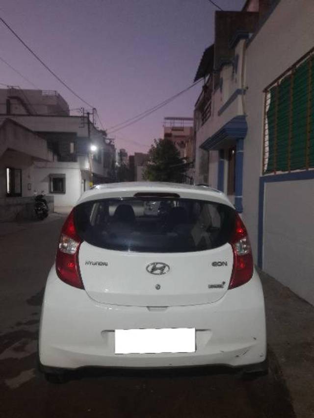 https://images10.gaadi.com/usedcar_image/4393814/original/processed_c7e94be0-1829-4832-b952-59fd497b9696.jpg?imwidth=6402