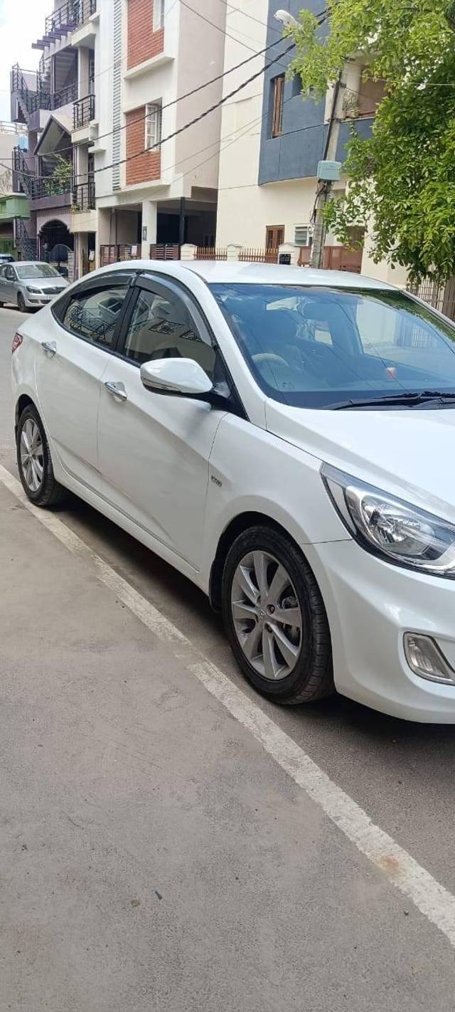 https://images10.gaadi.com/usedcar_image/4393840/original/processed_0bfdca921bbb8b44d6c22e55282e1548.jpg?imwidth=6400