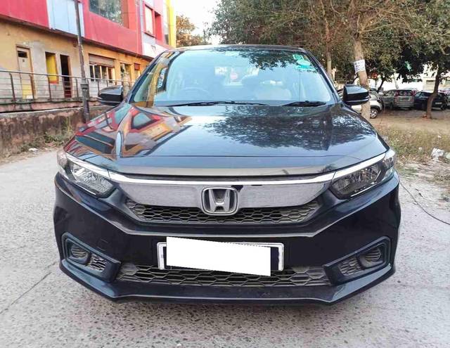 https://images10.gaadi.com/usedcar_image/4393868/original/processed_fcbdc0883190440f9322973409559d02.jpeg?imwidth=6401