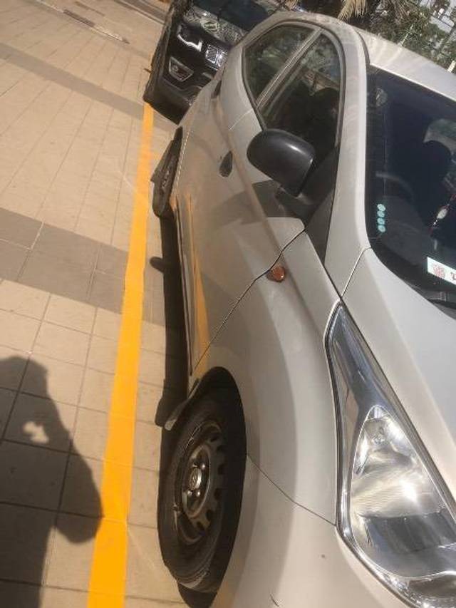 https://images10.gaadi.com/usedcar_image/4393882/original/7e52d62caf9f4a1e5e9829ae51bdd269.jpeg?imwidth=6401