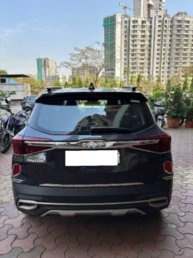 https://images10.gaadi.com/usedcar_image/4393953/original/processed_9702b331-7f59-4917-9c08-a00408426796.jpeg?imwidth=6402