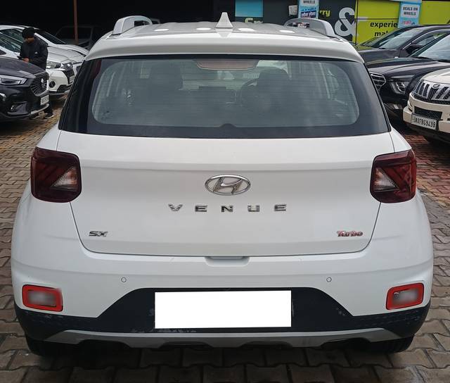 https://images10.gaadi.com/usedcar_image/4393957/original/processed_1d2799817df62390140c04721a884d8c.jpg?imwidth=6402