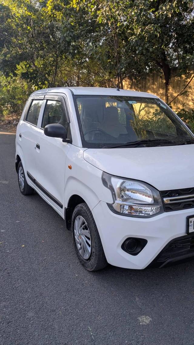 https://images10.gaadi.com/usedcar_image/4393969/original/processed_c9cecdd343c7c079bfe157d8bd686bb3.jpg?imwidth=6400