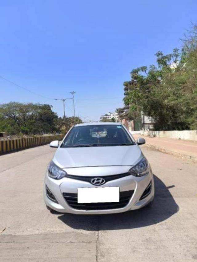 https://images10.gaadi.com/usedcar_image/4393973/original/processed_b8585242-351d-483b-af9f-b3ddd8e957c2.jpg?imwidth=6402