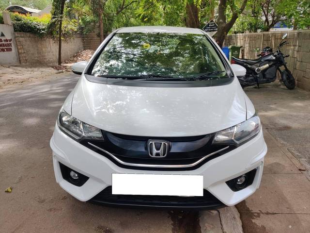 https://images10.gaadi.com/usedcar_image/4393990/original/processed_ae4c3fb52f76cc66b3437e58fd1251cb.jpg?imwidth=6400