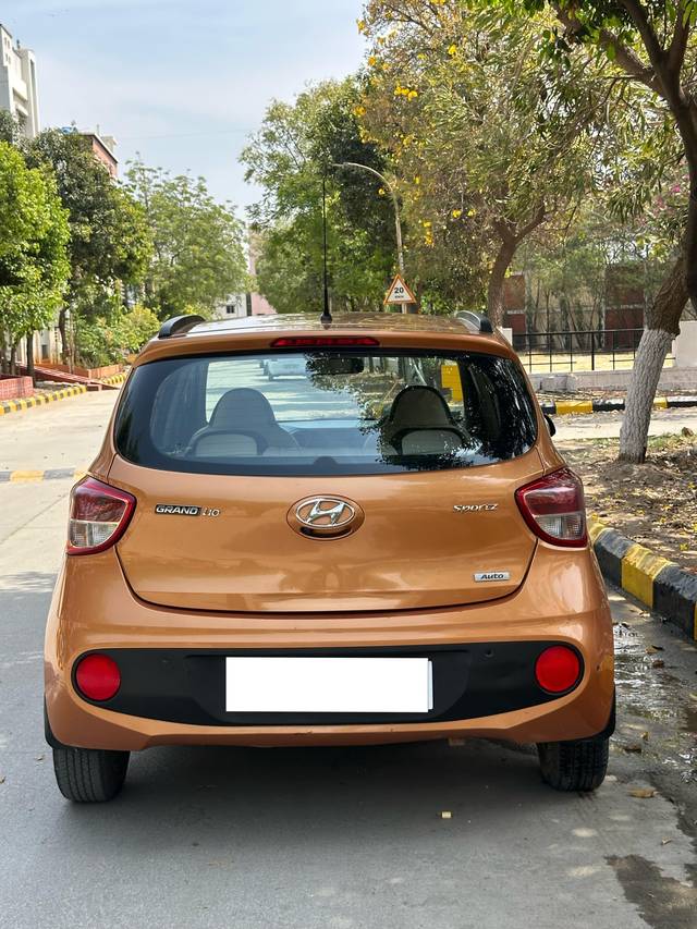 https://images10.gaadi.com/usedcar_image/4394009/original/processed_733d8a2c53e6215e56ac2347ba931f27.jpg?imwidth=6402