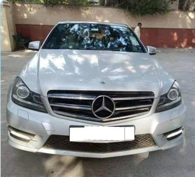 https://images10.gaadi.com/usedcar_image/4394025/original/4376a9a9e685c37582e515499d570d3f.jpg?imwidth=6400