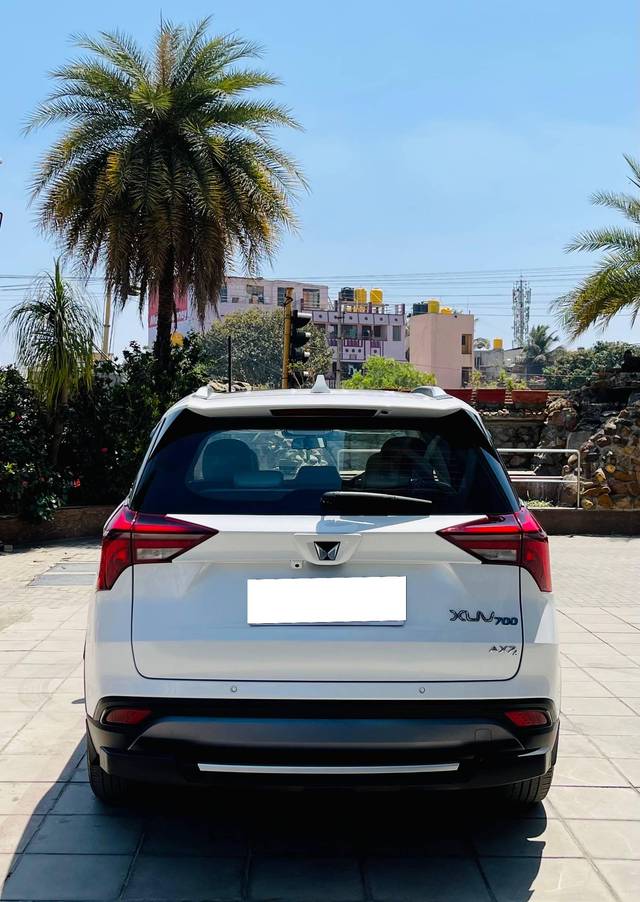 https://images10.gaadi.com/usedcar_image/4394071/original/processed_c0e814cd-0a13-46a8-9e72-0bdd0c422925.jpg?imwidth=6402