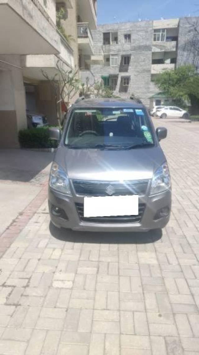 https://images10.gaadi.com/usedcar_image/4394073/original/processed_83b4d67d-c654-4e49-a7e0-c2f80fc4fbf8.jpeg?imwidth=6402