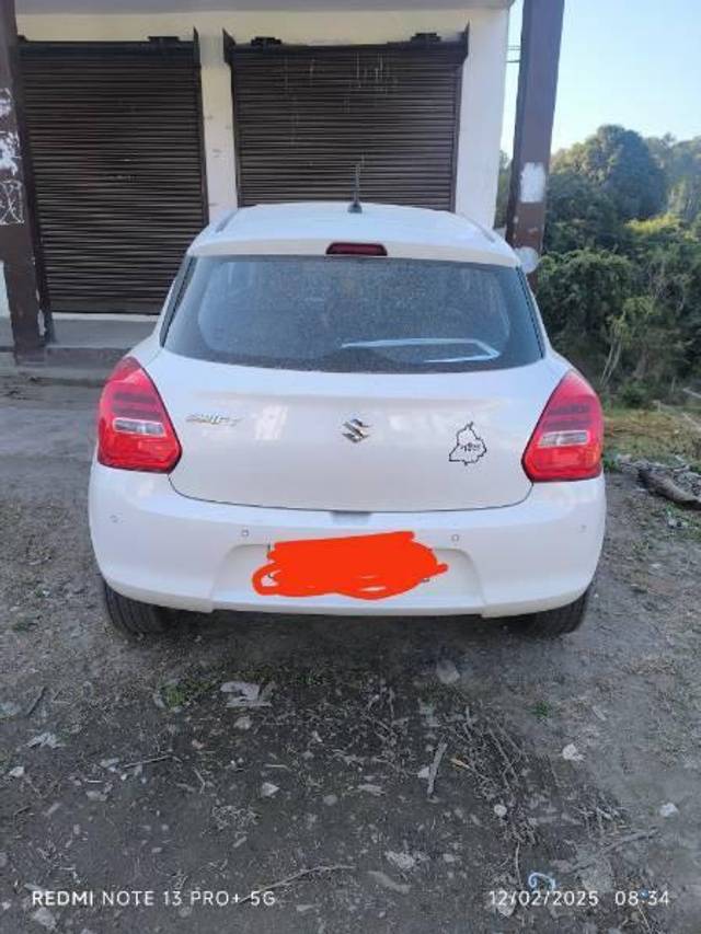 https://images10.gaadi.com/usedcar_image/4394078/original/processed_b98bfa77-98b4-4d77-96f2-7ecaf0ab2e23.jpg?imwidth=6402