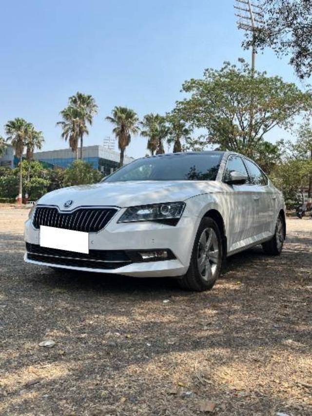 https://images10.gaadi.com/usedcar_image/4394085/original/a45796d58d587bd2be961b58e8bc0c5f.jpeg?imwidth=6400