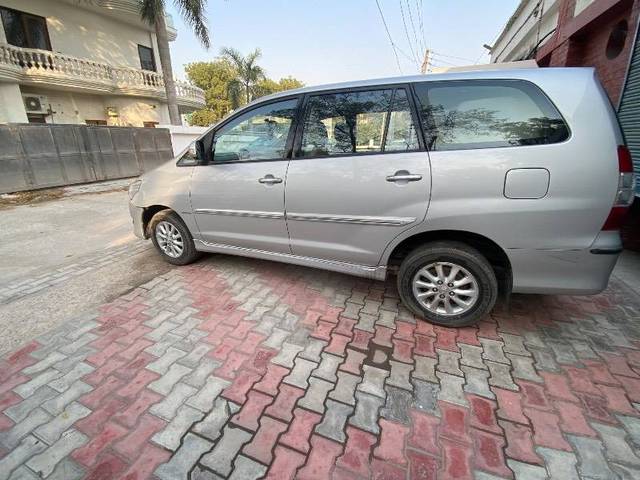 https://images10.gaadi.com/usedcar_image/4394105/original/64aca0bbf363b81596fe9ea6ef46a8b1.jpeg?imwidth=6401