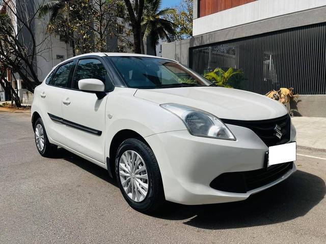 https://images10.gaadi.com/usedcar_image/4394121/original/processed_12bf21050cbee62d75fab4b0756c1f7a.jpeg?imwidth=6400