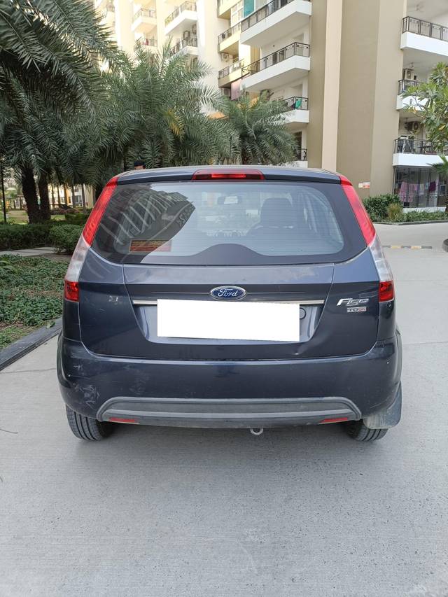 https://images10.gaadi.com/usedcar_image/4394182/original/processed_fbd3c4db1d2f9c581cf8ade0cc9e7950.jpg?imwidth=6401