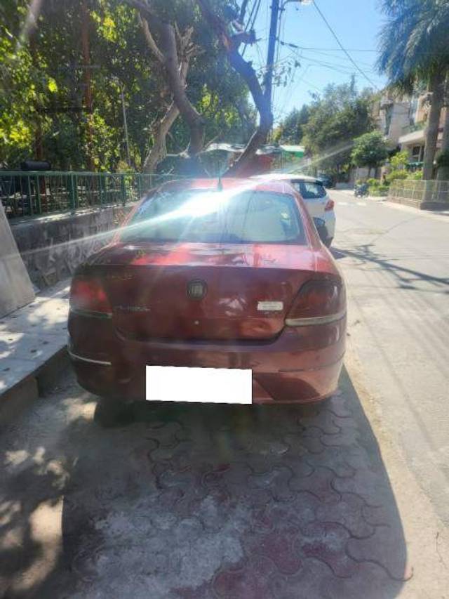 https://images10.gaadi.com/usedcar_image/4394195/original/b5f617a8ac2323d739d689288ae9e3d2.jpeg?imwidth=6402