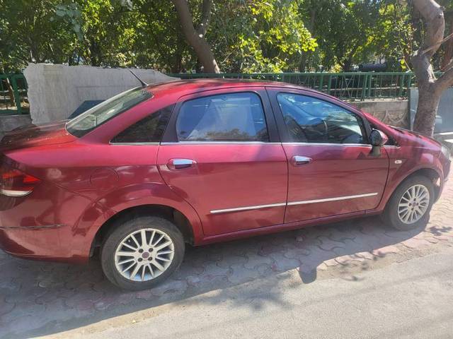 https://images10.gaadi.com/usedcar_image/4394195/original/fbfea67fba12f98ddecad1372dbf9f79.jpeg?imwidth=6401