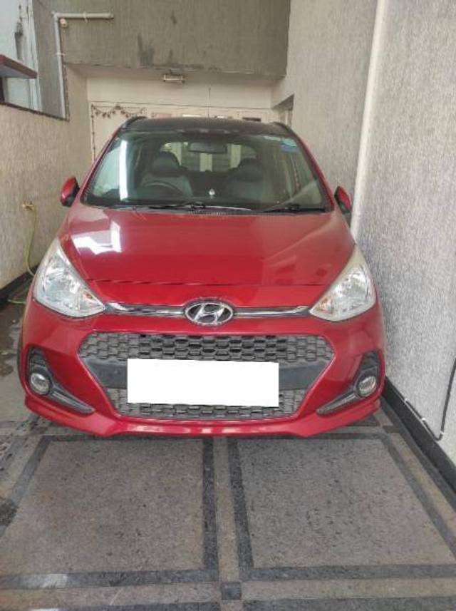 https://images10.gaadi.com/usedcar_image/4394197/original/c2fd9b8a32dbbd5244e7cbb6b66f1d00.jpeg?imwidth=6402