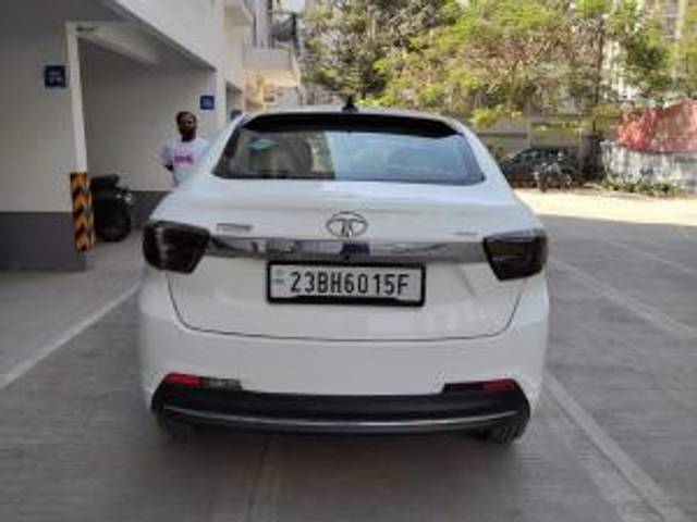 https://images10.gaadi.com/usedcar_image/4394198/original/0d95c9c165a8751e5e968bcc73249573.jpg?imwidth=6402